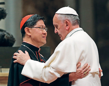 il cardinale Tagle con Francesco