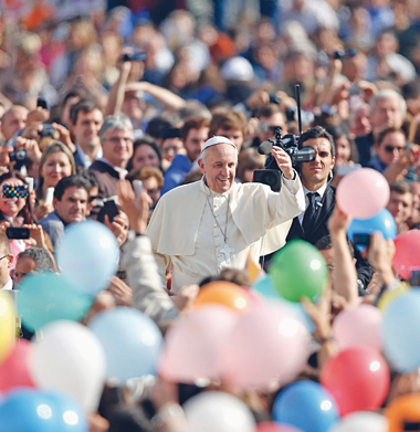 Papa Francesco, foto di Alessandro Bianchi/Reuters