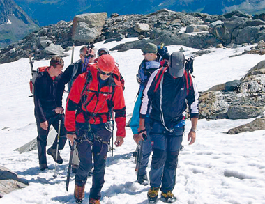PELLEGRINI A PIEDI - La Giovane montagna in escursione. 