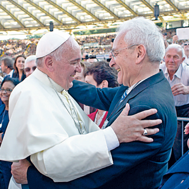 FRANCESCO E GIOVANNI -  Papa Bergoglio e il pastore Giovanni Traettino sono amici da otto anni. Eccoli durante il loro ultimo incontro a Roma. Foto di Mario Laporta/CONTROLUCE