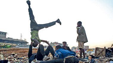 A Nairobi i ragazzi si allenano nei prati