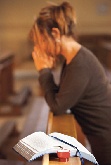 In foto:L'attrice di Centrovetrine, Emanuela Tittocchia.