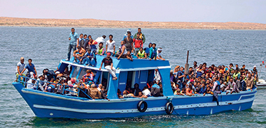 Un barcone di immigrati