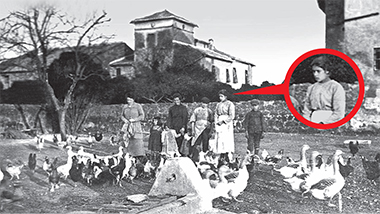 La ragazza cerchiata in rosso, in questa foto del 1902 è Maria Goretti.