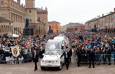 L’arrivo alla cattedrale di Carpi.