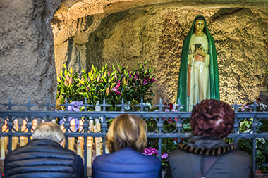La grotta della Vergine alle Tre Fontane a Roma