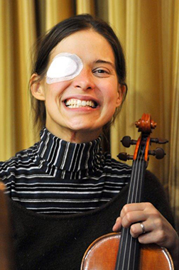 Chiara Corbella sorridente nonostante la malattia.