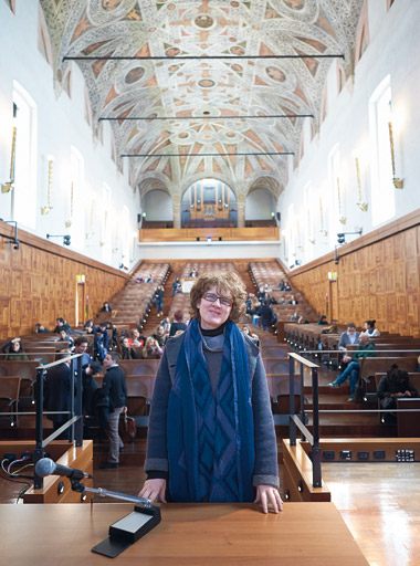 Largo Gemelli Simona Beretta nellâ€™aula magna della sede milanese.